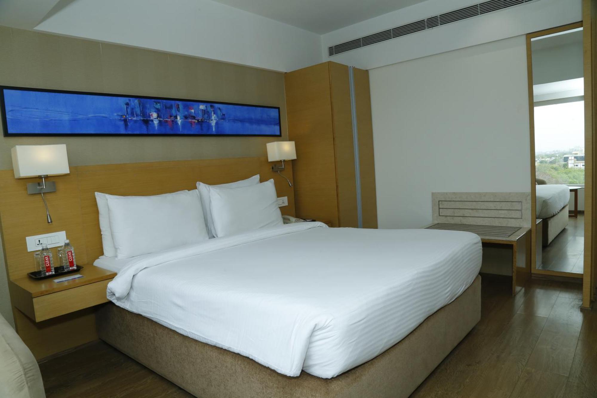 Sarovar Portico Rivera Ahmedabad Extérieur photo