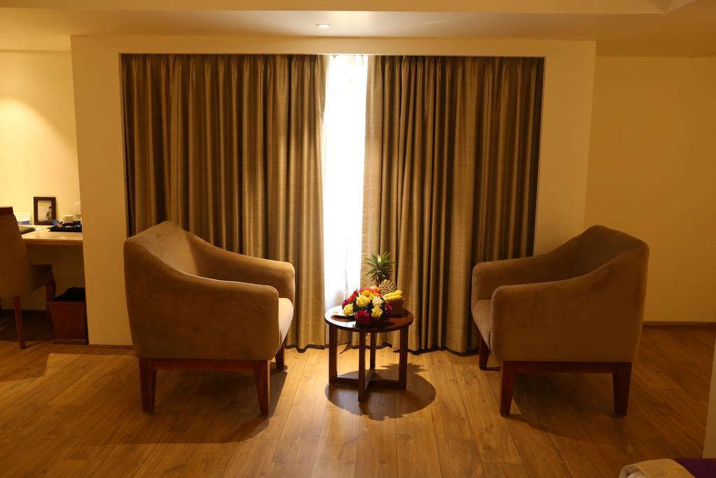 Sarovar Portico Rivera Ahmedabad Extérieur photo